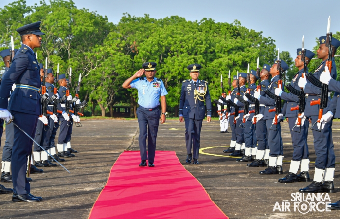 ANNUAL
COMMANDER'S INSPECTION AT SLAF BASE VAVUNIYA