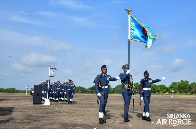ANNUAL
COMMANDER'S INSPECTION AT SLAF BASE VAVUNIYA