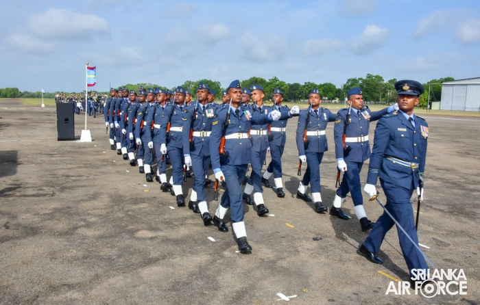 ANNUAL
COMMANDER'S INSPECTION AT SLAF BASE VAVUNIYA