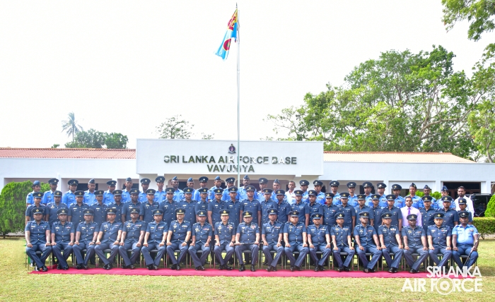 ANNUAL
COMMANDER'S INSPECTION AT SLAF BASE VAVUNIYA