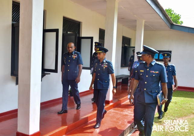 ANNUAL
COMMANDER'S INSPECTION AT SLAF BASE VAVUNIYA