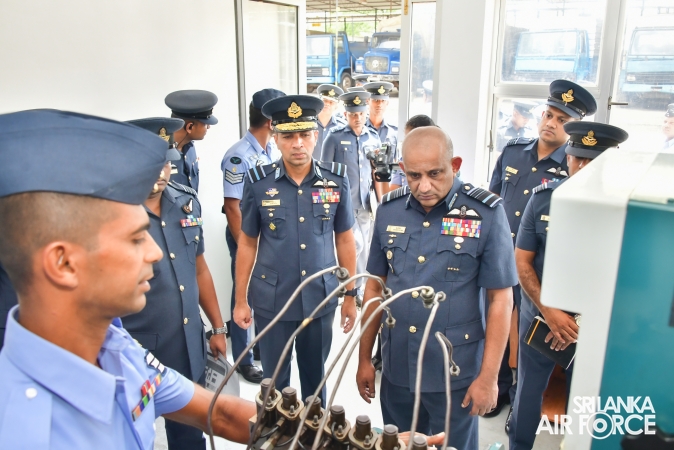 ANNUAL
COMMANDER'S INSPECTION AT SLAF BASE VAVUNIYA