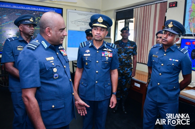 ANNUAL
COMMANDER'S INSPECTION AT SLAF BASE VAVUNIYA