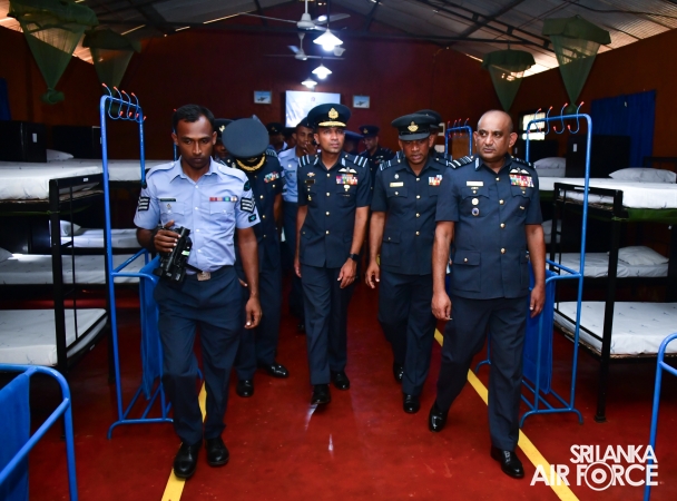 ANNUAL
COMMANDER'S INSPECTION AT SLAF BASE VAVUNIYA
