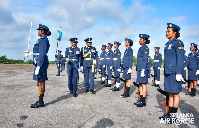 ANNUAL
COMMANDER'S INSPECTION AT SLAF BASE VAVUNIYA